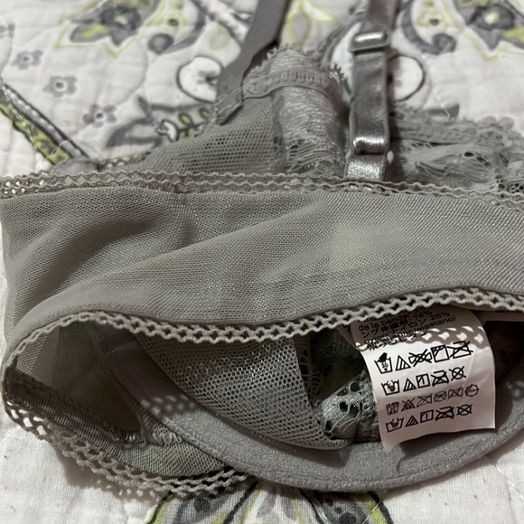 NWOT Calvin Klein Lace Bra - Picture 4 of 4